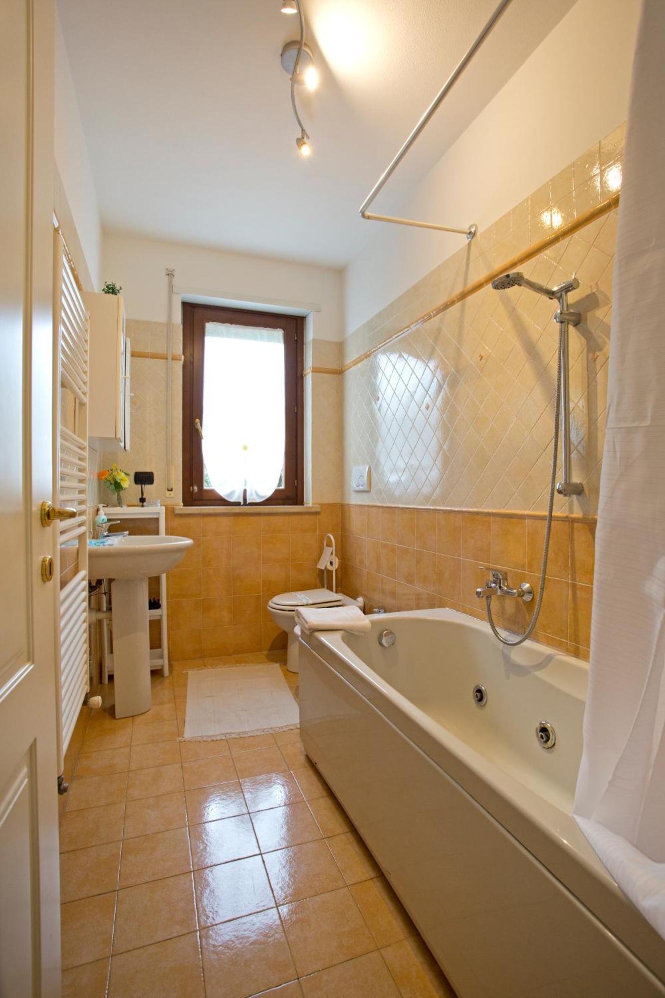 Casa Dei Filati, Cosy Flat With Garden And Parking Close To Lucca Eksteriør billede